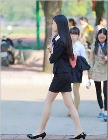 玩具酱酱健身红色运动裤