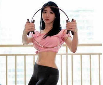 三亚女子遭当街砍头