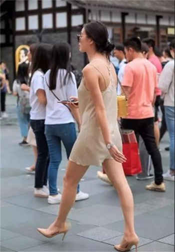 小贝挨打实践视频
