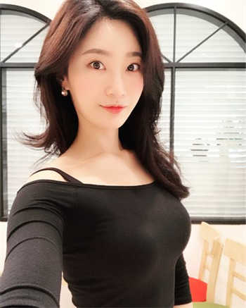 我的班主任貌美如花