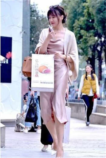 水管维修工和新婚妻子