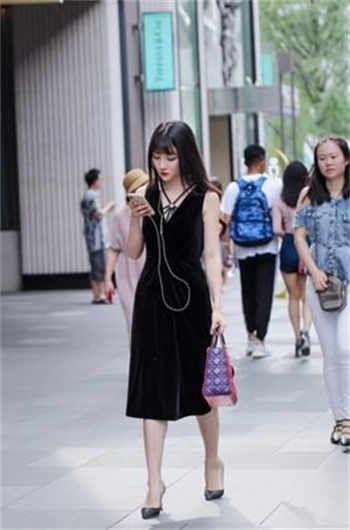 只想黏着你 轩家沐言 小说