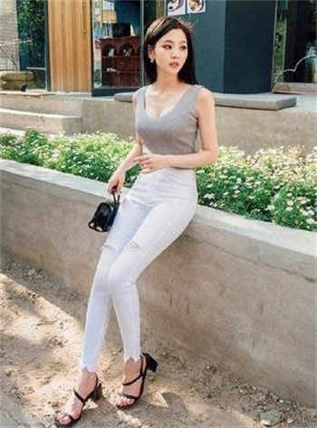 《山中艳谈》