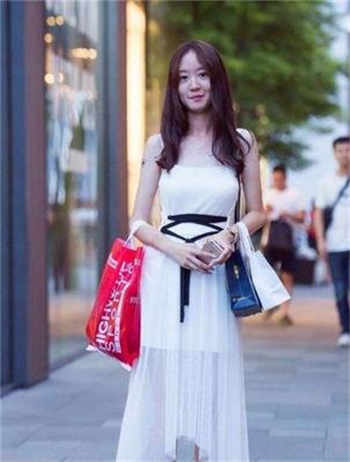 只想黏着你 轩家沐言 小说