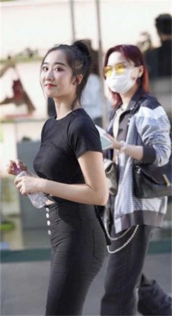 沈芯语拍铃铛
