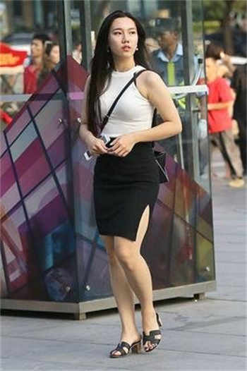 顶嘴就拿鞋底子抽肿了嘴