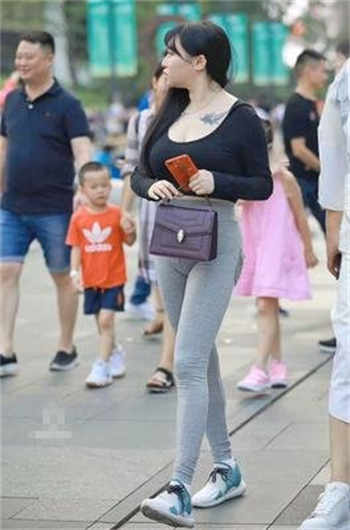 痞幼打扑克原图