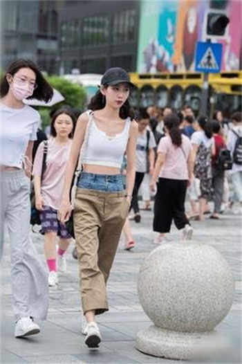 穿越爱情公寓打卡就变强
