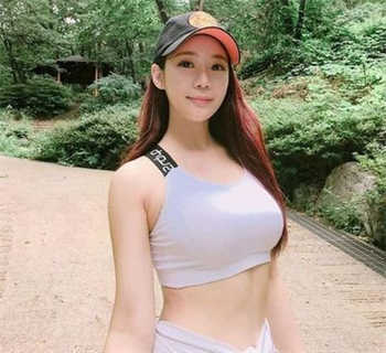 蓝天航空公司王静28